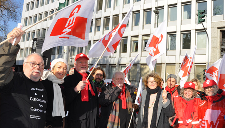 Über 2.000 Tarifbeschäftigte im Warnstreik