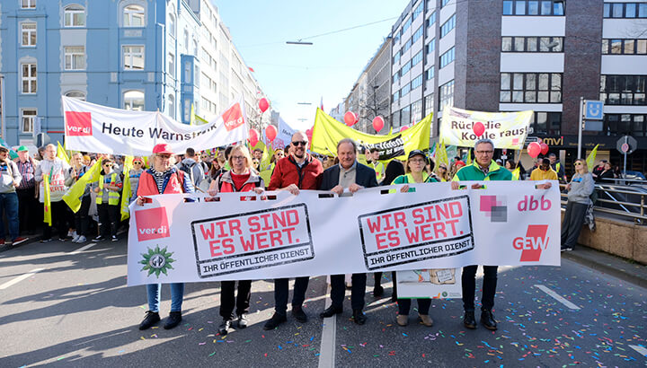 Über 10.000 Tarifbeschäftigte beim landesweiten